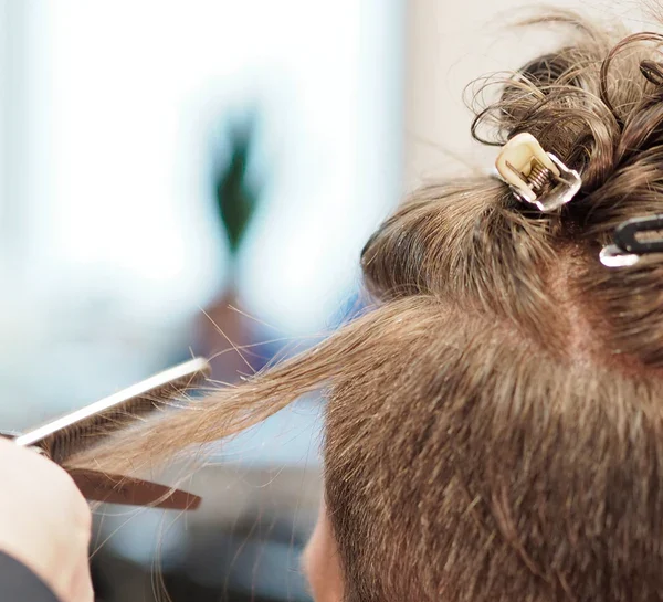 Styling mit Haarsystem